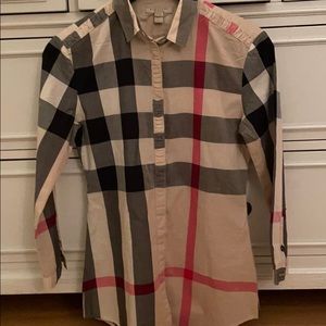 Authentic Women Button down burberry shirt